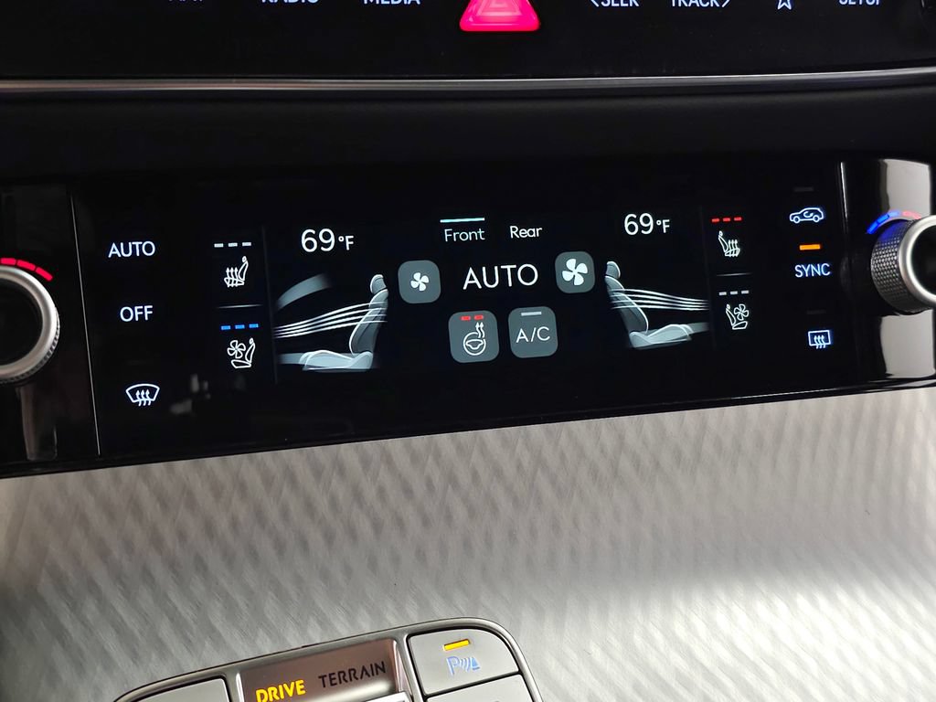 New 2026 Genesis GV70 2.5T Sport Prestige AWD/4WD image 26