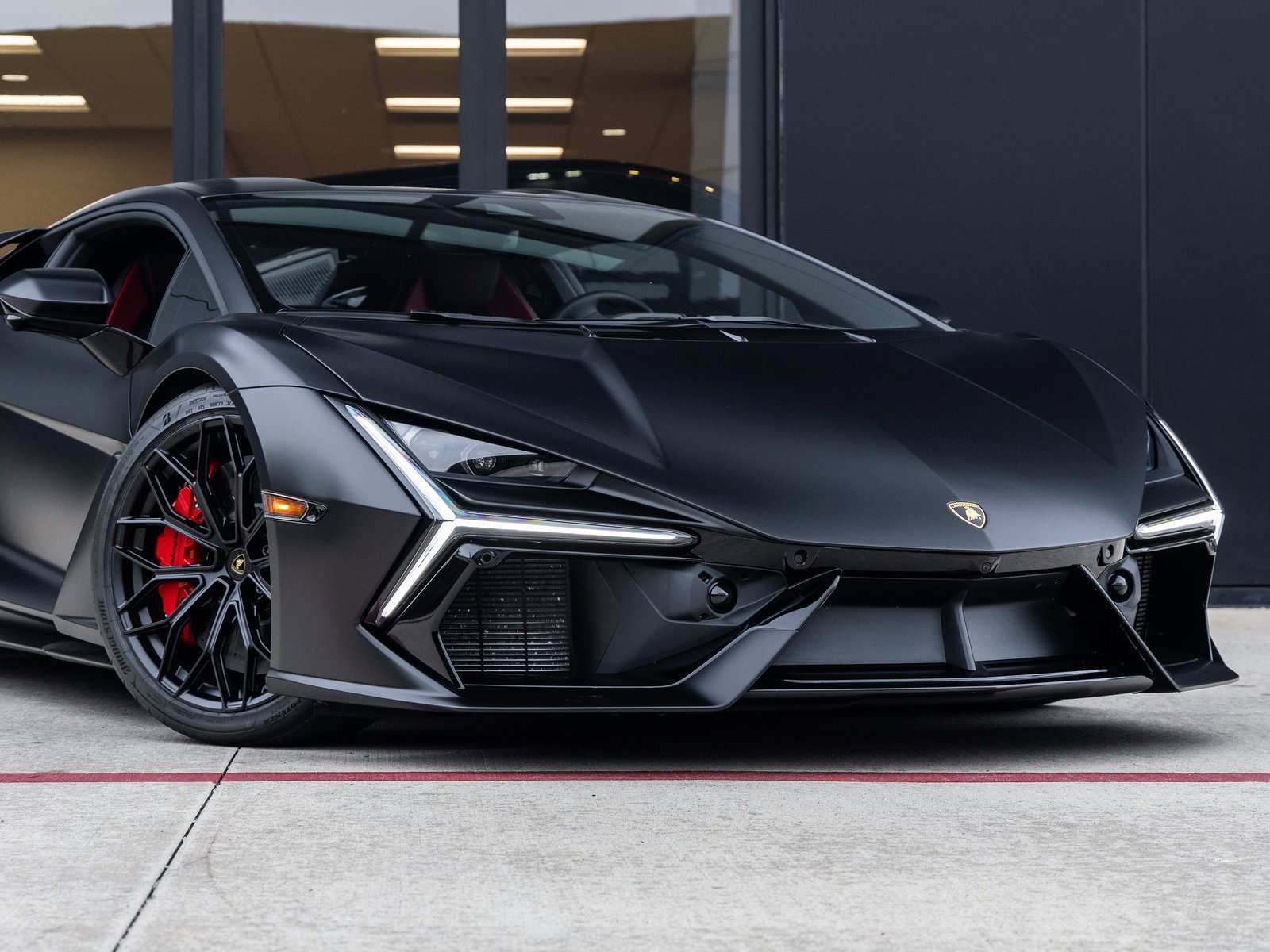 Used 2024 Lamborghini Revuelto image 6