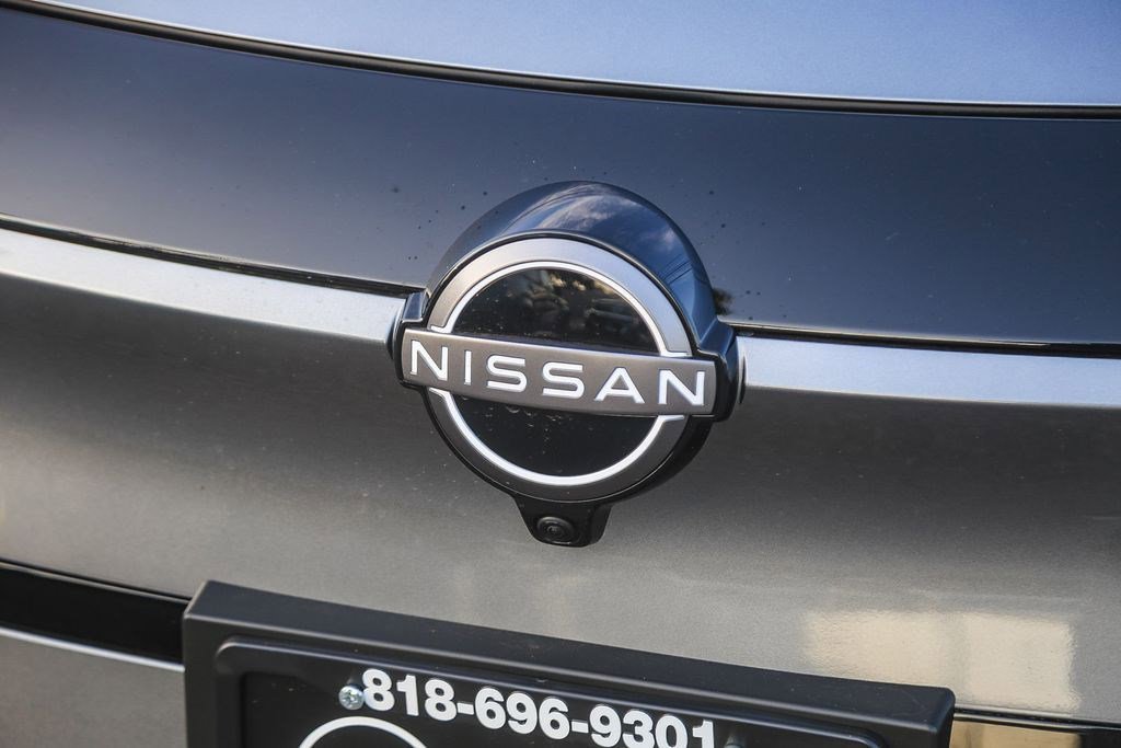 Used 2026 Nissan Leaf SV+ w/ Floor Mat Package (SV+) FWD image 5