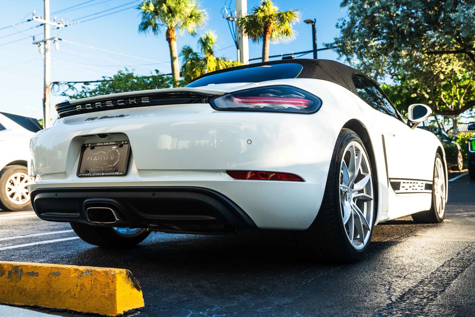Used 2017 Porsche 718 Boxster RWD image 42