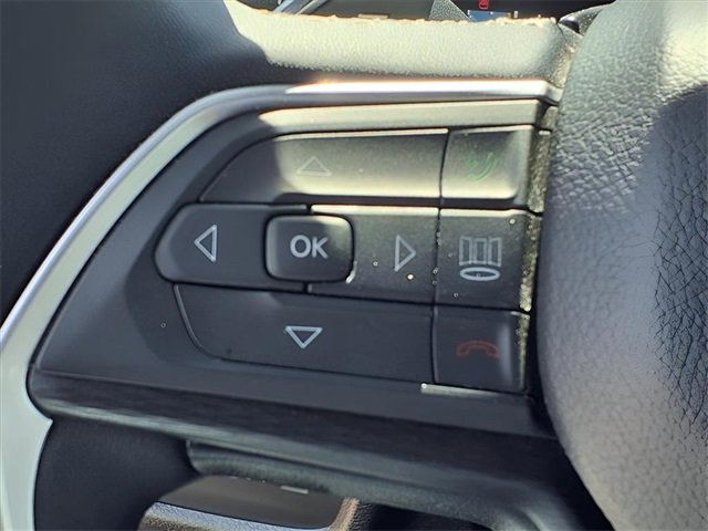 Used 2024 Jeep Grand Cherokee Altitude image 14