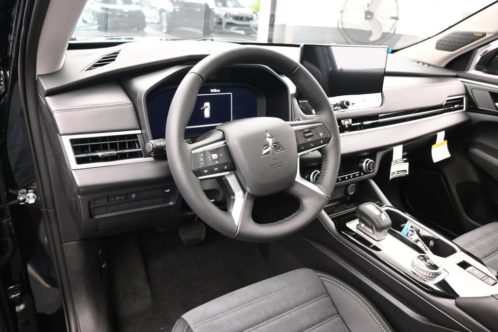 New 2026 Mitsubishi Outlander SE FWD image 12