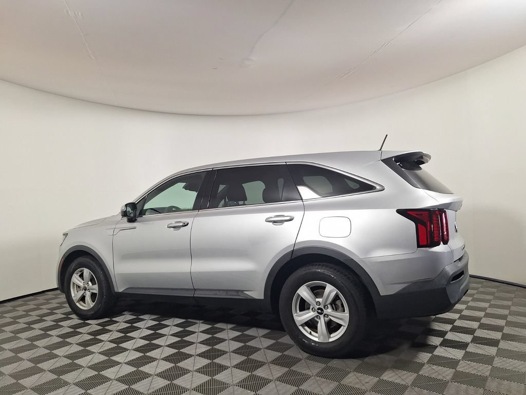Used 2022 Kia Sorento LX FWD image 7