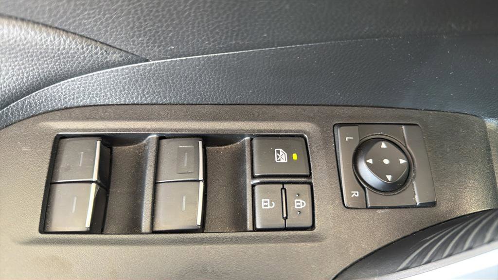 Used 2025 Toyota RAV4 XLE image 19