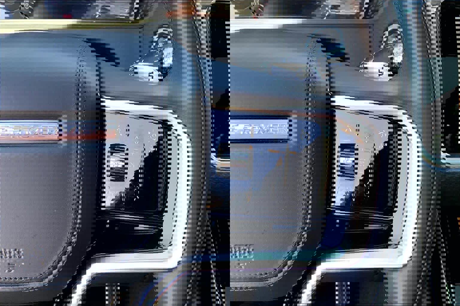 Used 2023 Land Rover Range Rover Velar R-Dynamic S AWD/4WD image 25