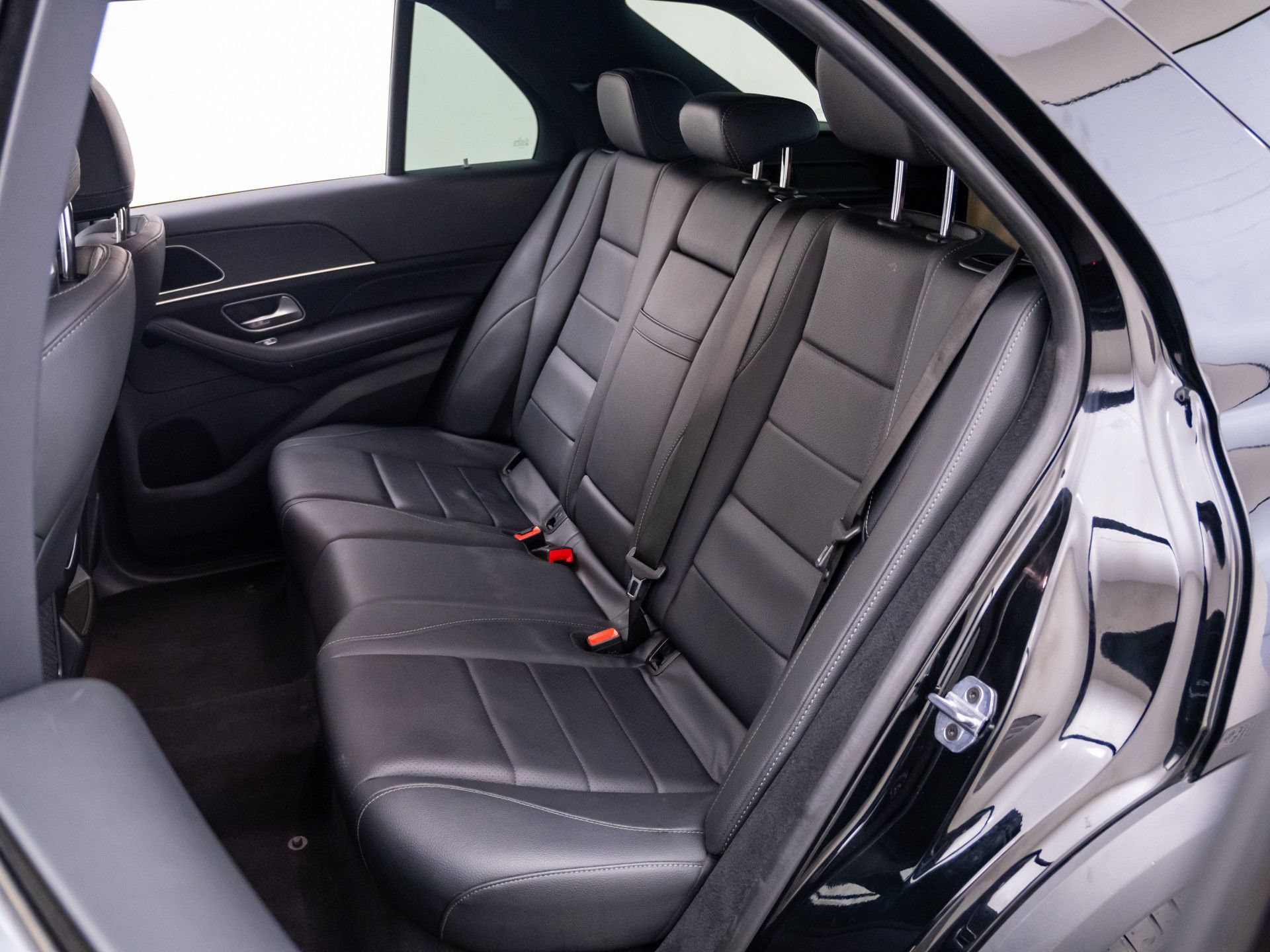 Used 2024 Mercedes-Benz GLE 350 4MATIC w/ Winter Package image 18