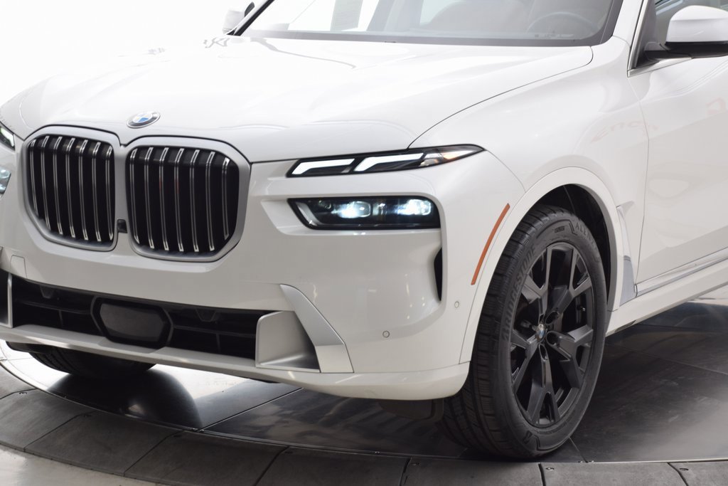 Used 2023 BMW X7 xDrive40i w/ Parking Assistance Package image 10