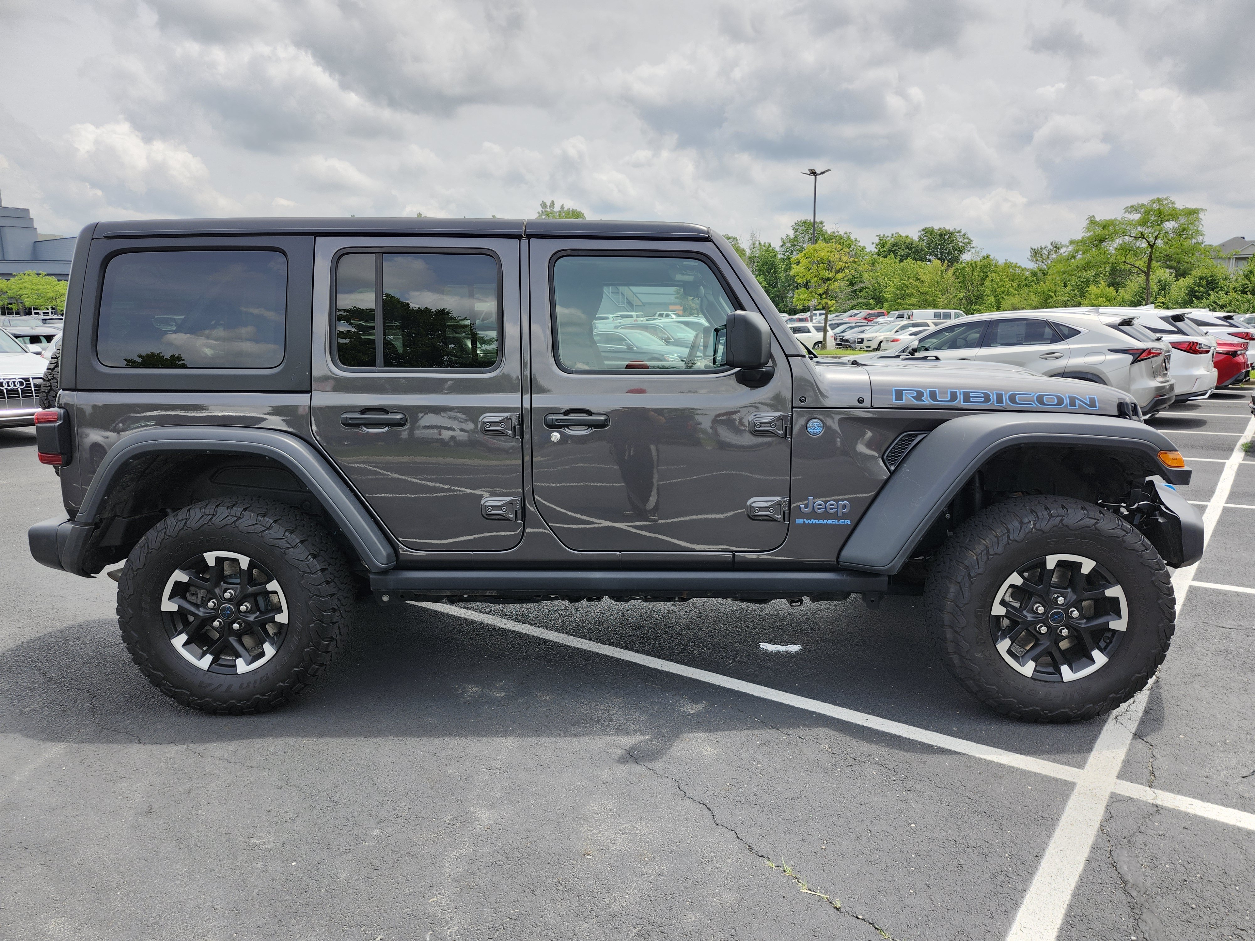 Used 2024 Jeep Wrangler Unlimited Rubicon 4xe w/ Convenience Group AWD/4WD image 19