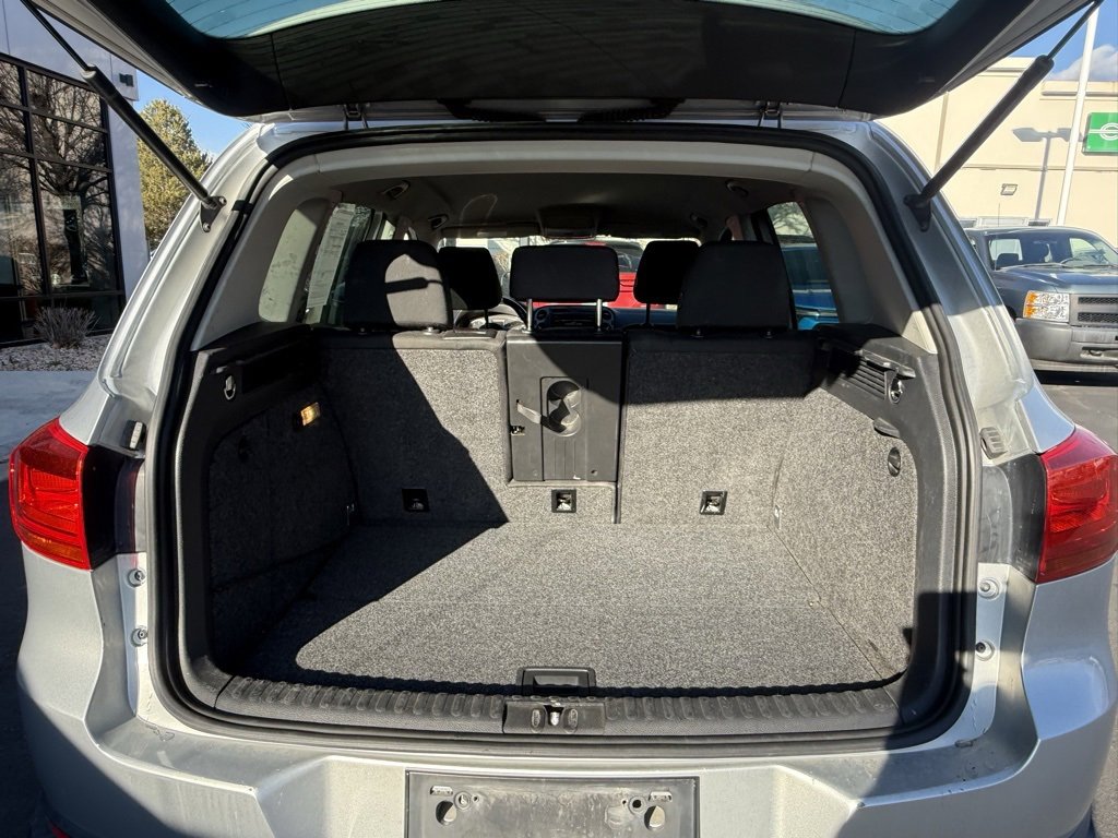 Used 2013 Volkswagen Tiguan S image 25