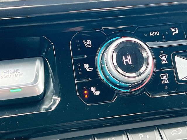 Used 2024 GMC Sierra 2500 AT4 image 21