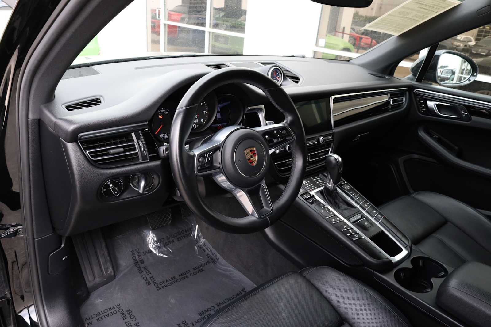 Used 2021 Porsche Macan AWD/4WD image 3