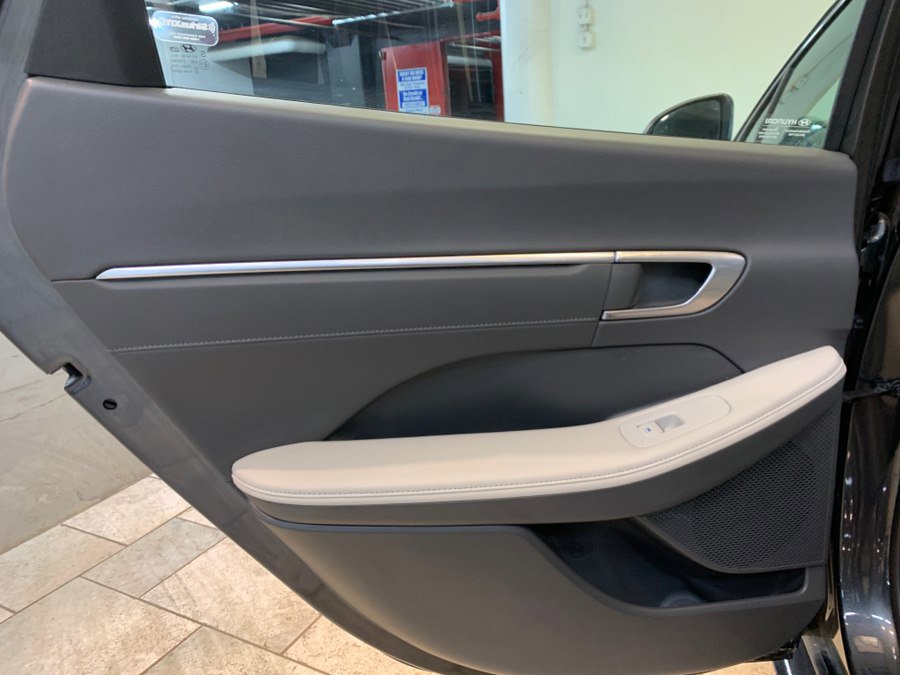 Used 2023 Hyundai Sonata Limited w/ Cargo Package FWD image 46