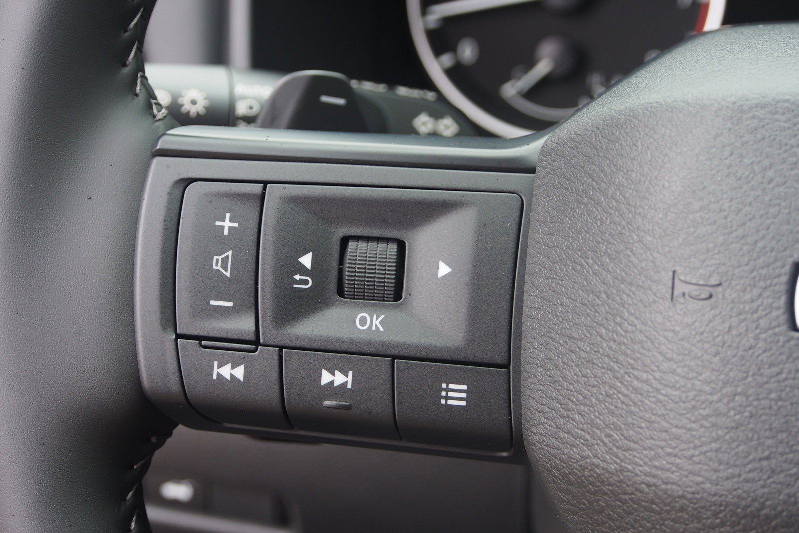 Used 2026 Nissan Rogue SV FWD image 20