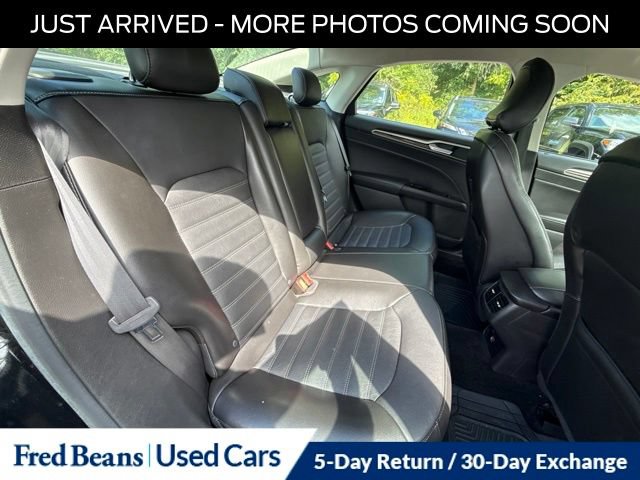 Used 2016 Ford Fusion SE w/ Equipment Group 202A AWD/4WD image 12