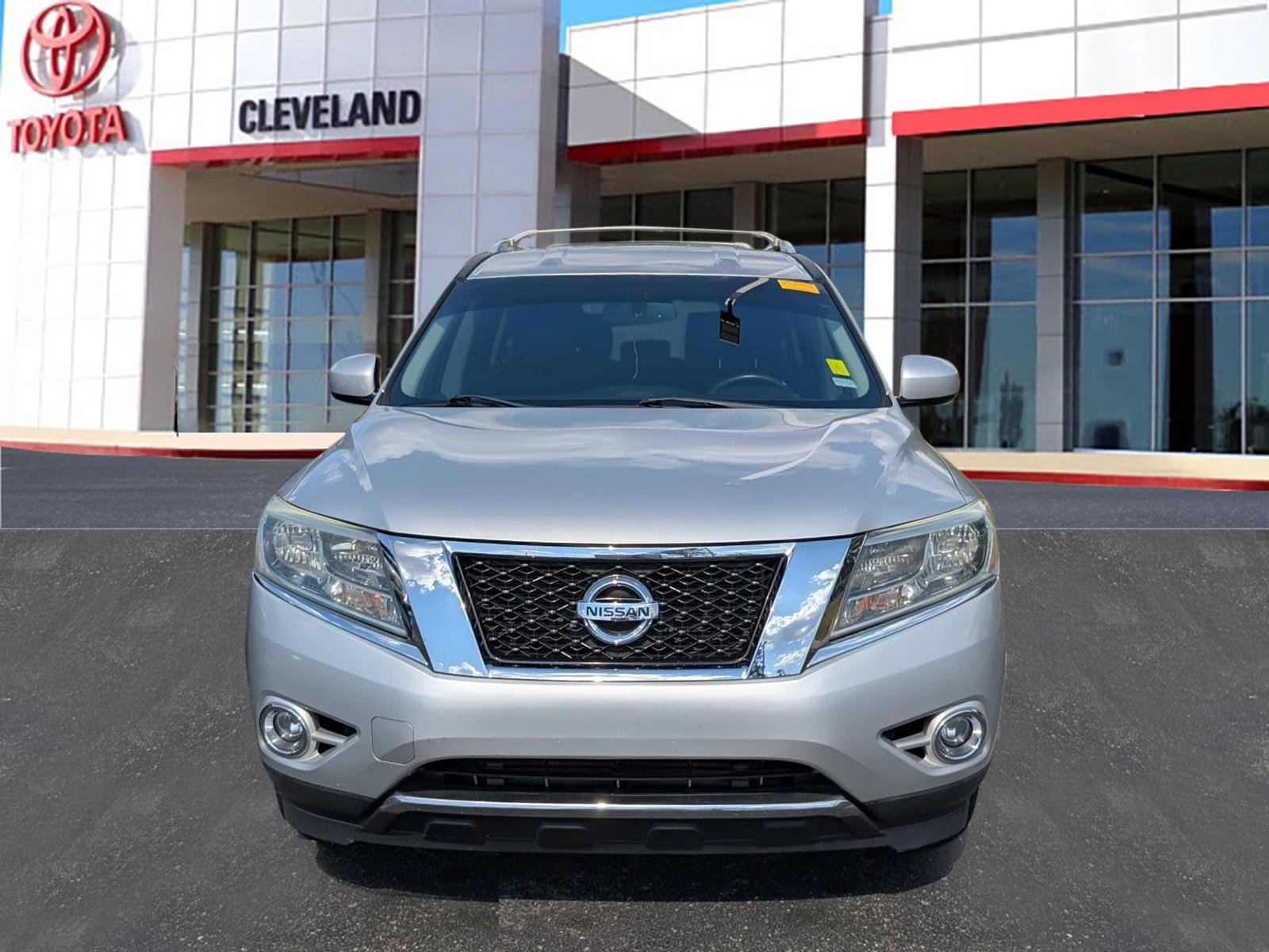 Used 2013 Nissan Pathfinder SL FWD image 3