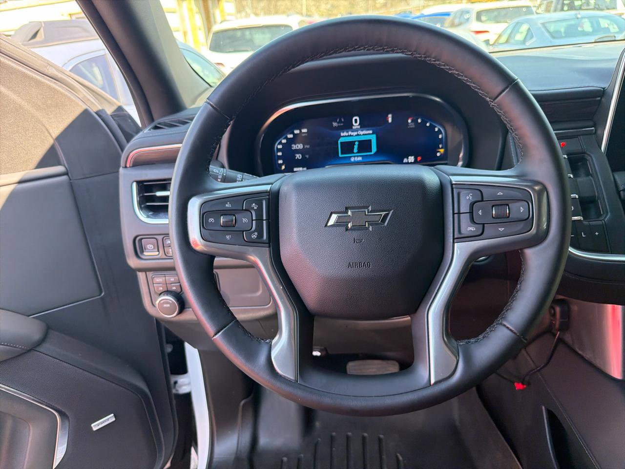 Used 2024 Chevrolet Tahoe Z71 w/ Luxury Package AWD/4WD image 21