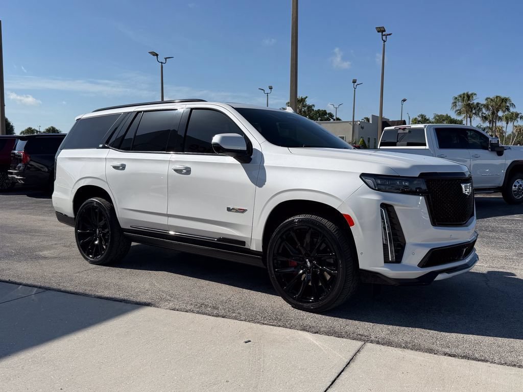 Used 2023 Cadillac Escalade V w/ LPO, ONYX Package AWD/4WD image 2