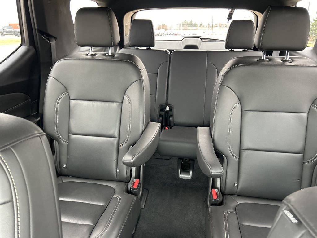 Used 2023 Chevrolet Traverse LT image 24