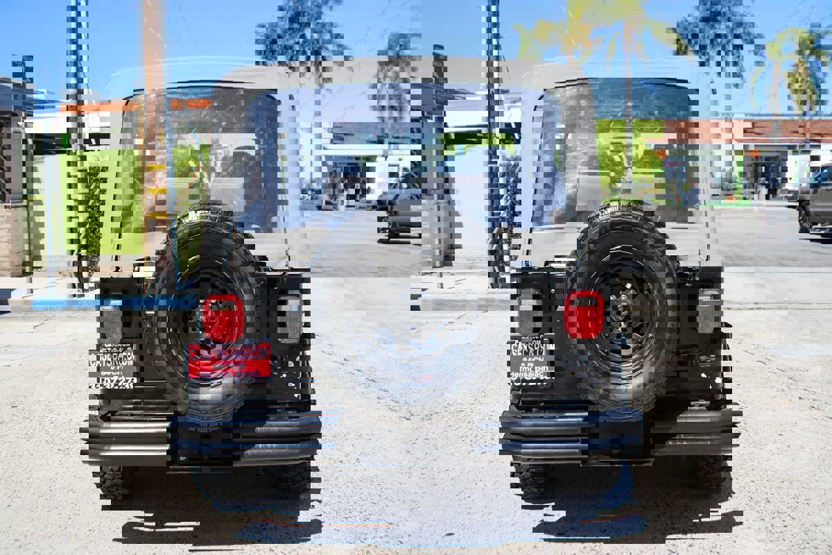 Used 1990 Jeep Wrangler S image 4