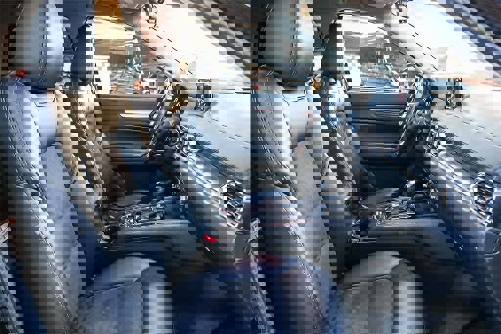 Used 2017 MAZDA CX-5 Touring image 16