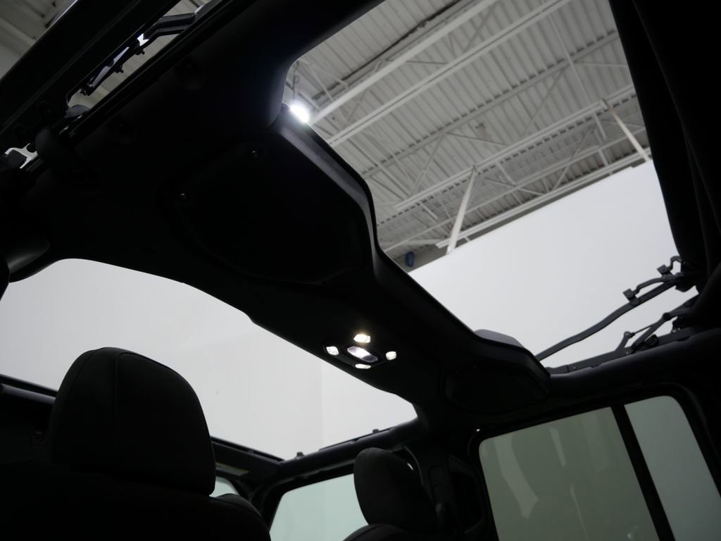 Used 2021 Jeep Wrangler Unlimited Sport AWD/4WD image 4