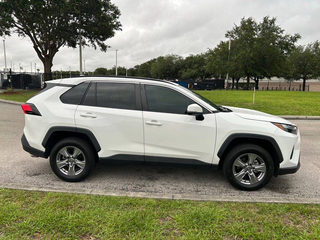 Used 2022 Toyota RAV4 XLE FWD image 7