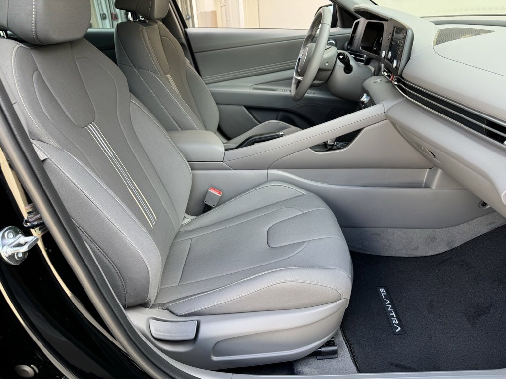 New 2025 Hyundai Elantra Sport image 14