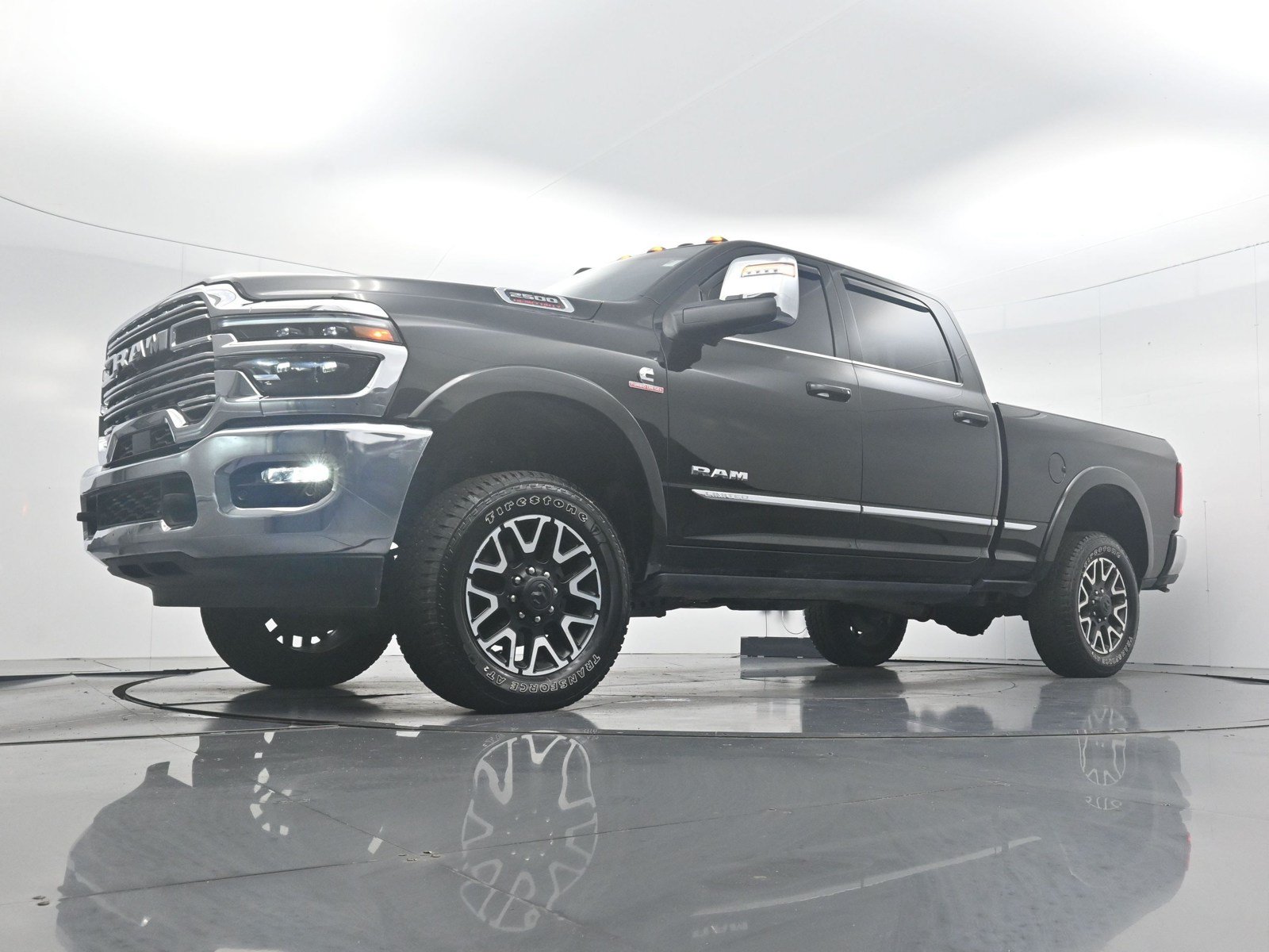 Used 2025 RAM 2500 Limited AWD/4WD image 24
