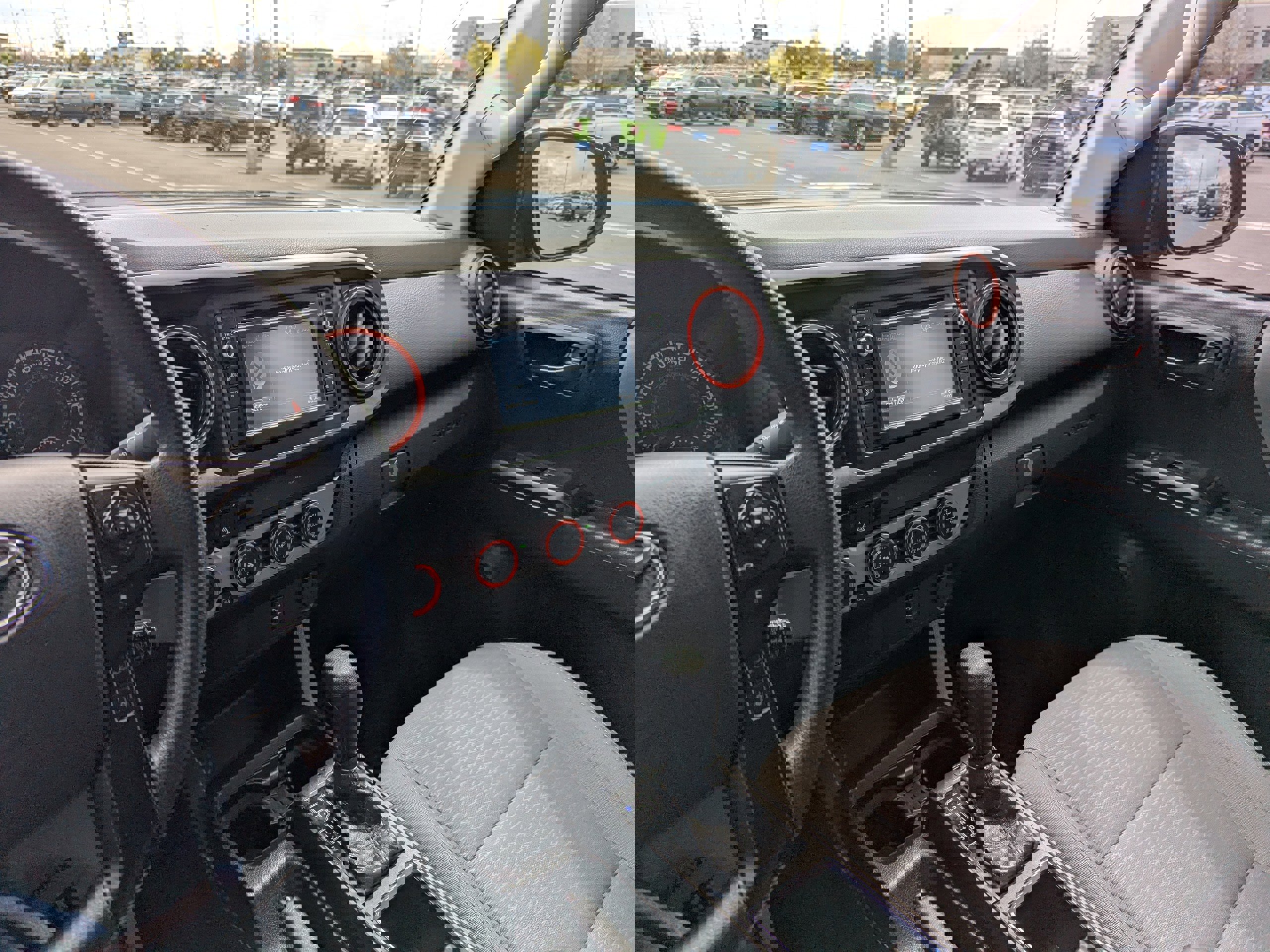 Used 2018 Toyota Tacoma SR image 20