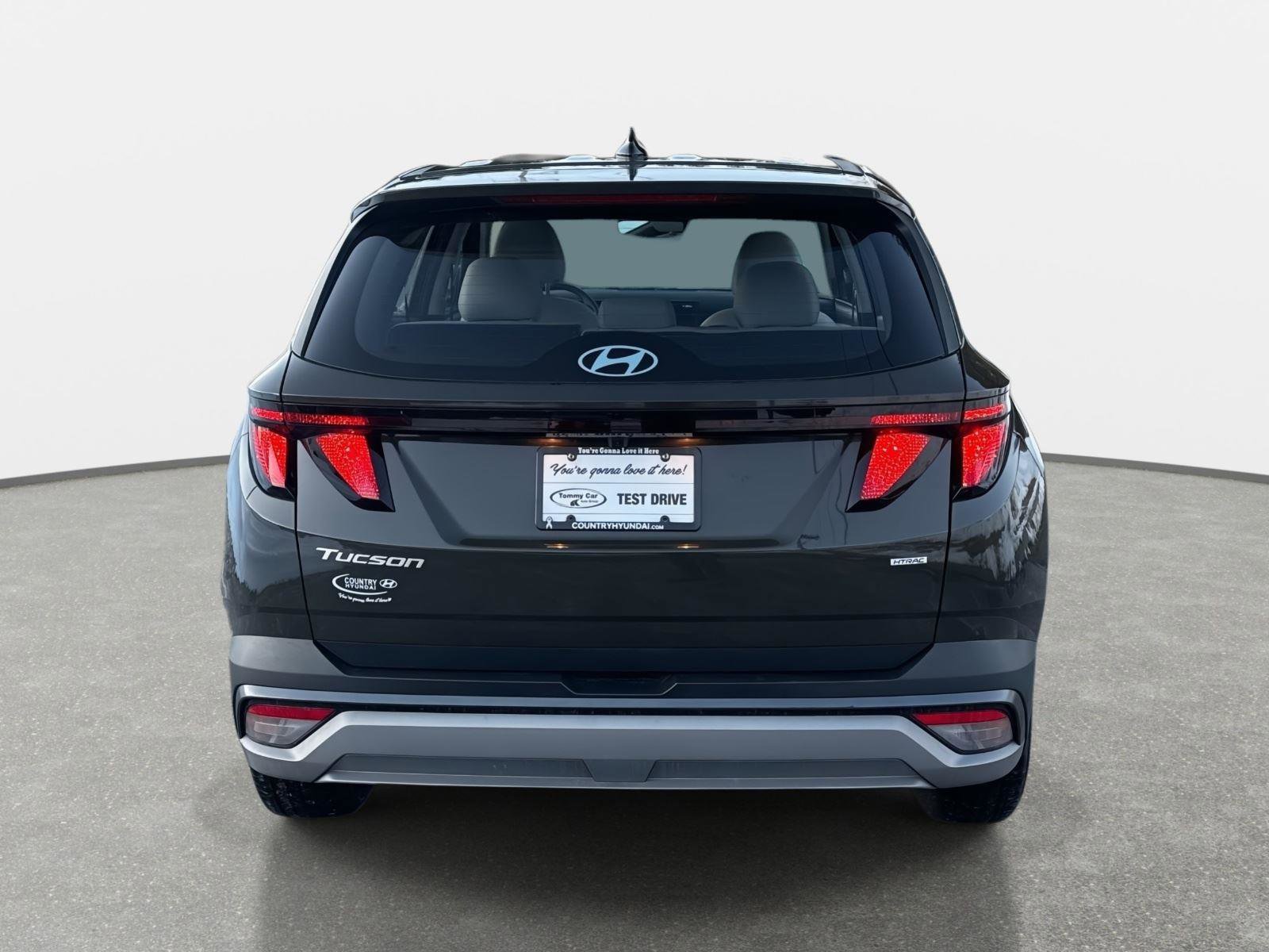 Certified 2025 Hyundai Tucson SE image 6