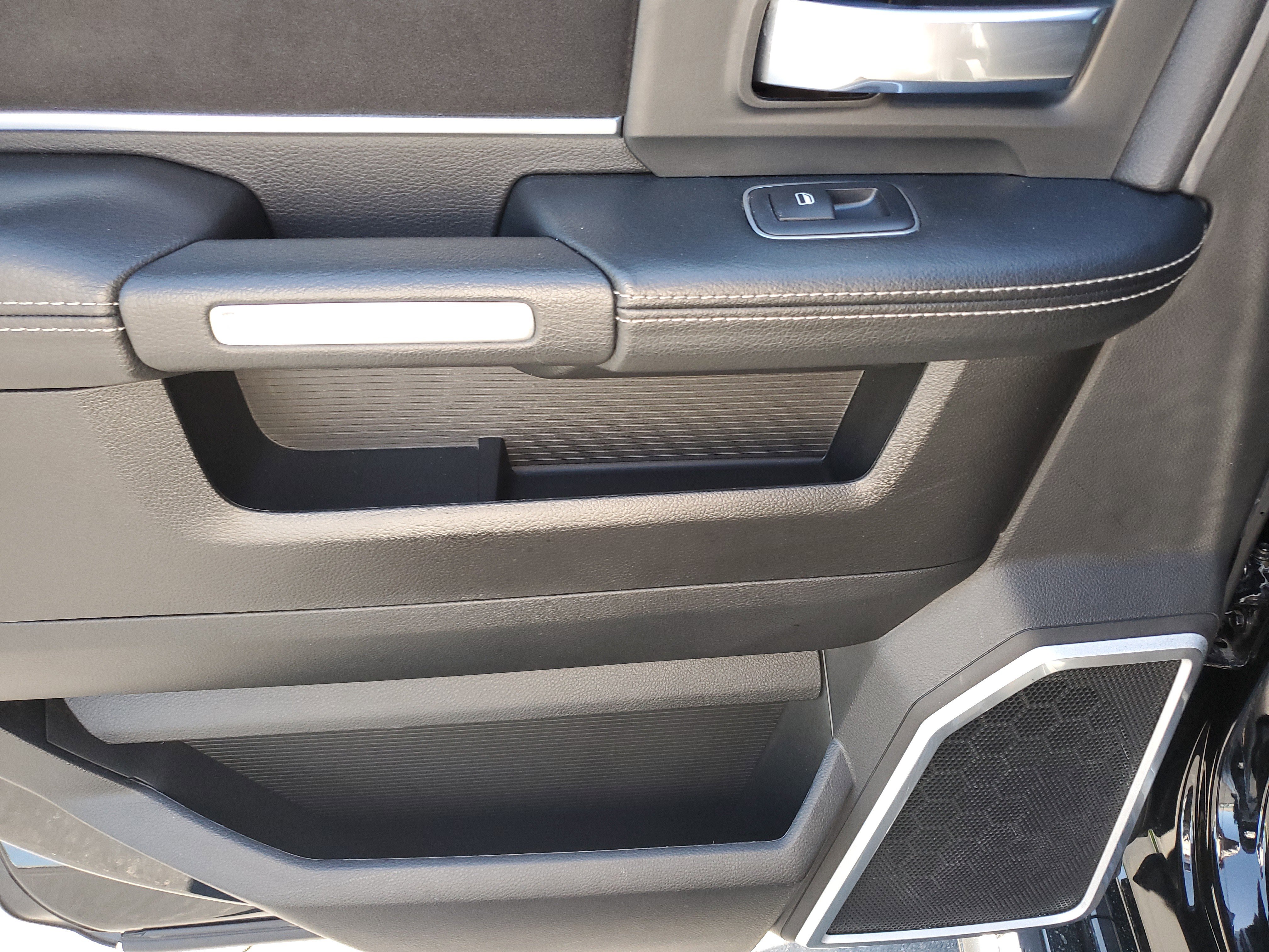 Used 2019 RAM 2500 Laramie w/ Black Appearance Package image 13