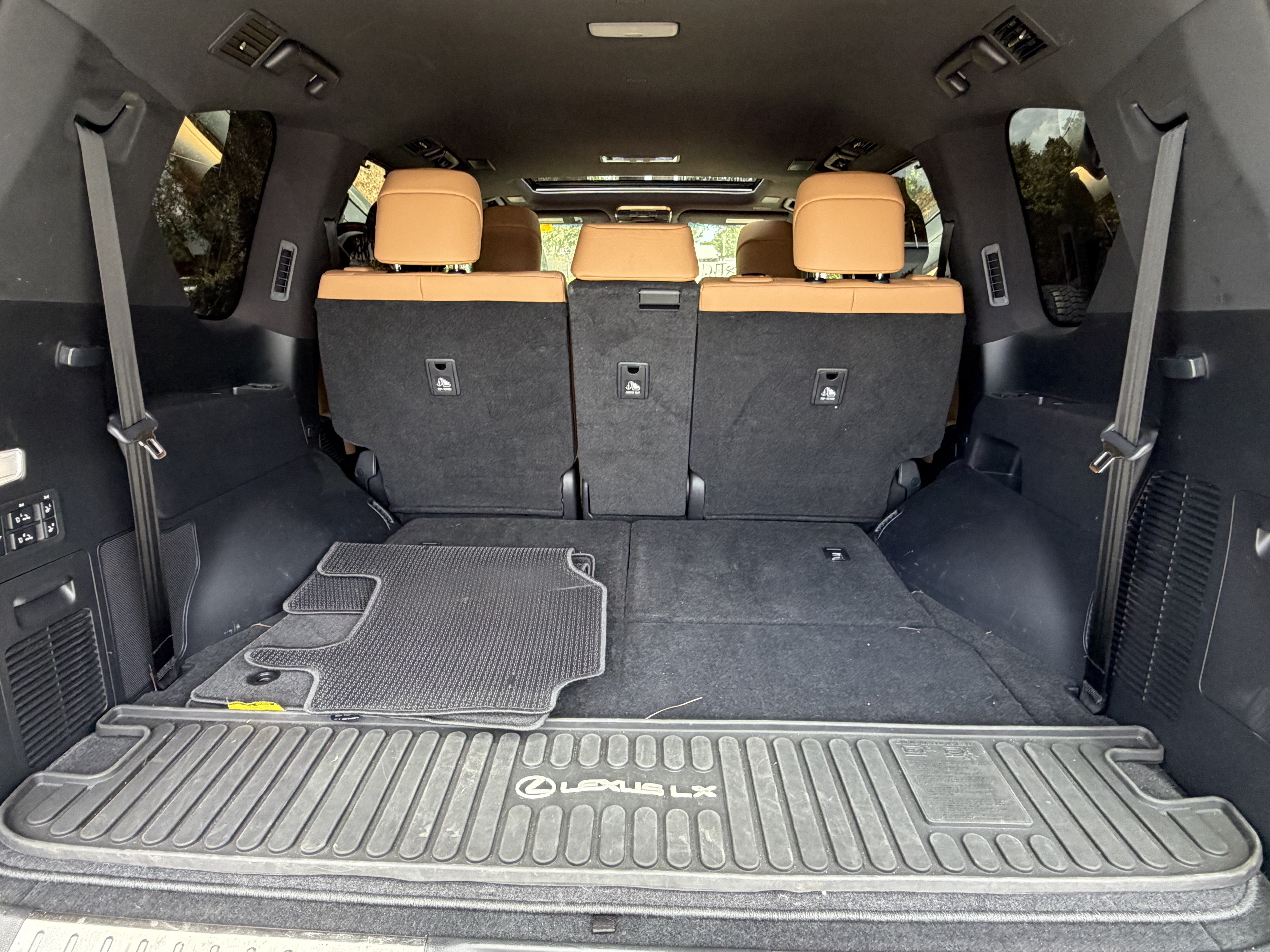 Used 2023 Lexus LX 600 4WD w/ Appearance Package image 49