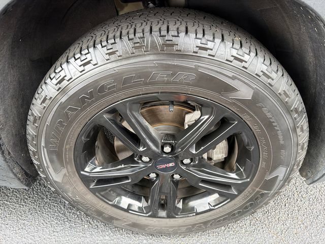 Used 2023 GMC Terrain AT4 w/ Infotainment Package II AWD/4WD image 12
