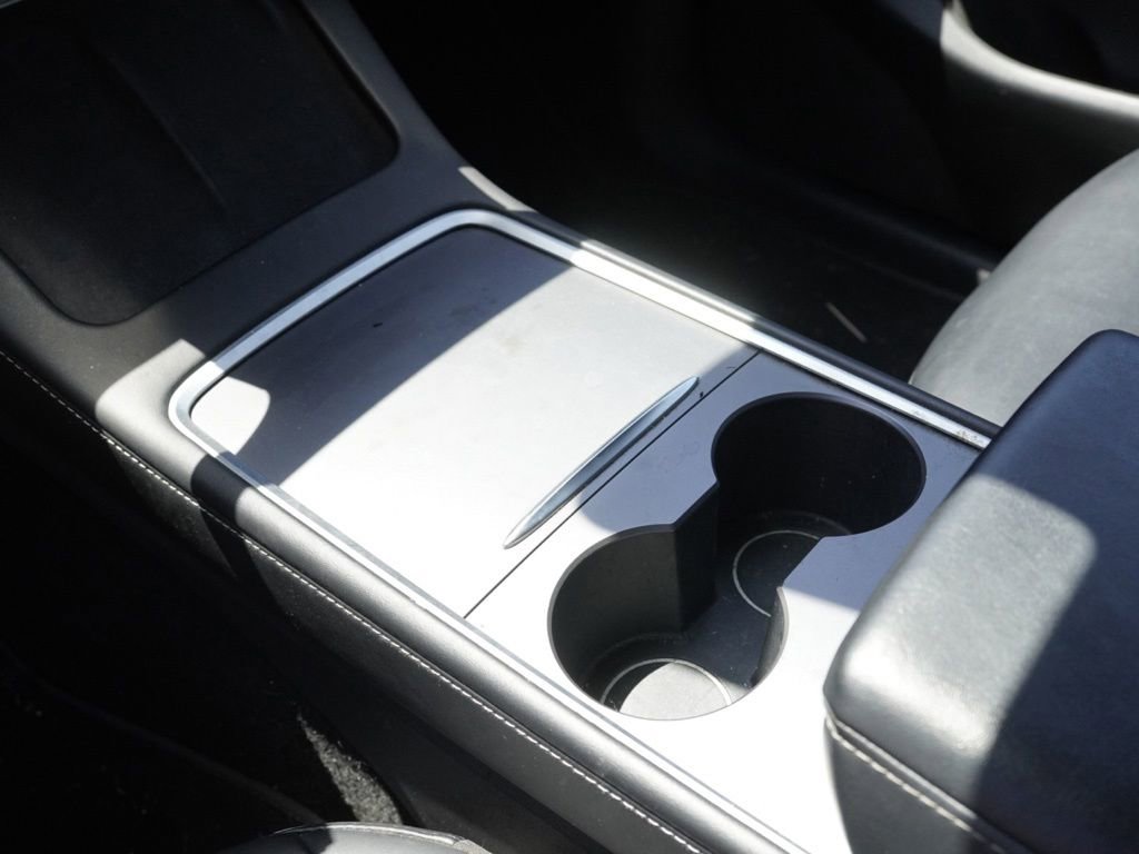 Used 2022 Tesla Model Y Performance AWD/4WD image 10