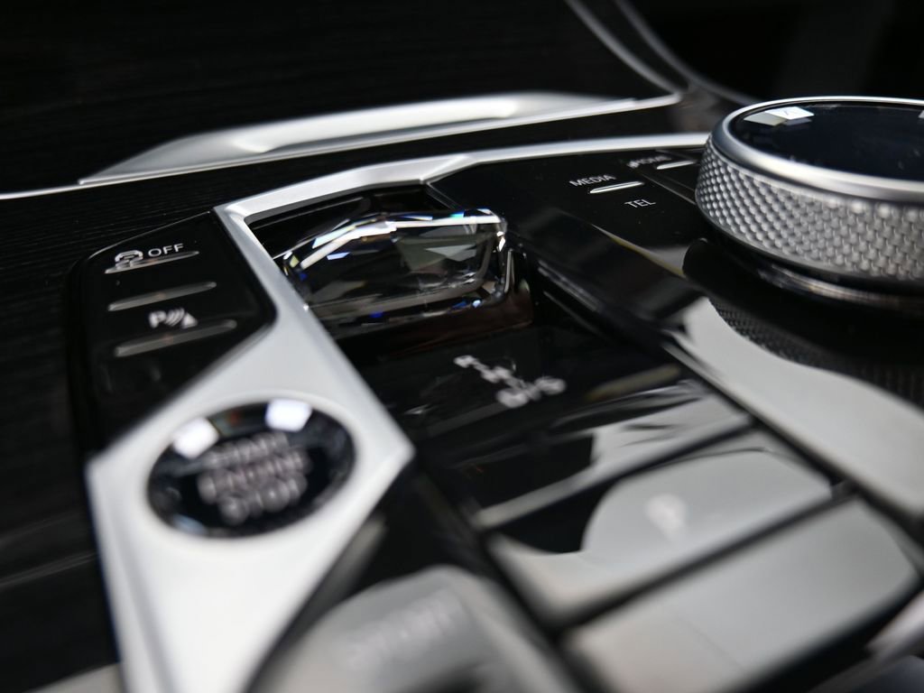 Used 2026 BMW X7 xDrive40i w/ Executive Package image 16