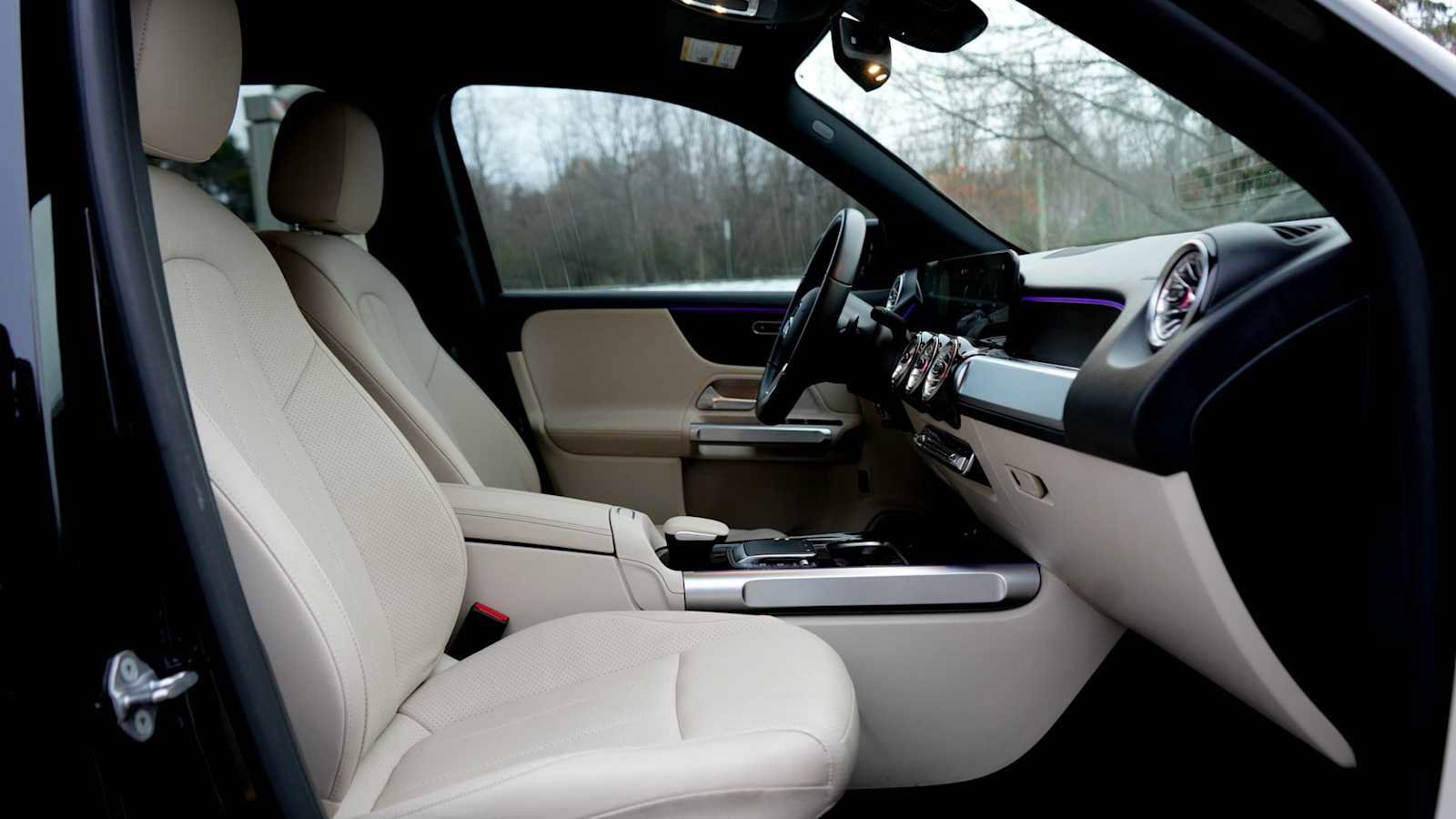 Certified 2022 Mercedes-Benz EQB 300 4MATIC w/ Exclusive Package image 38