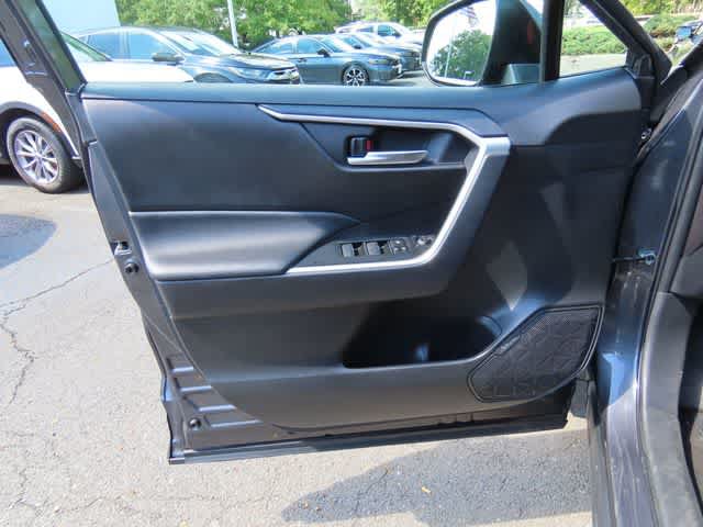 Used 2025 Toyota RAV4 XLE AWD/4WD image 15