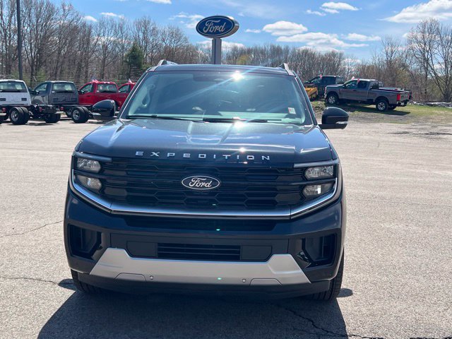 New 2026 Ford Expedition Max Platinum w/ Driver's Package AWD/4WD image 4