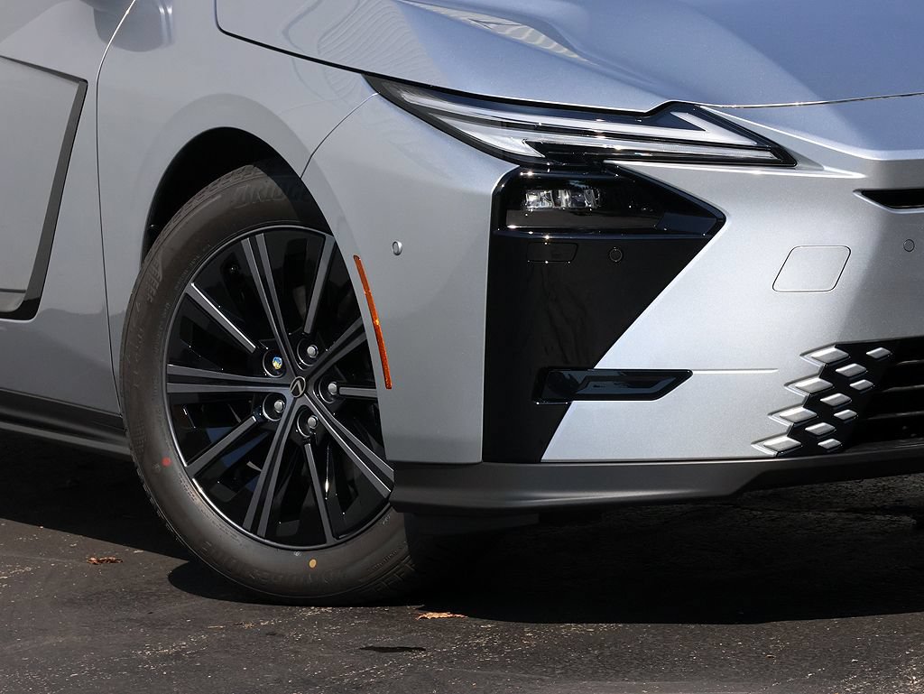 New 2026 Lexus ES 350h AWD w/ Cold Area Package image 3