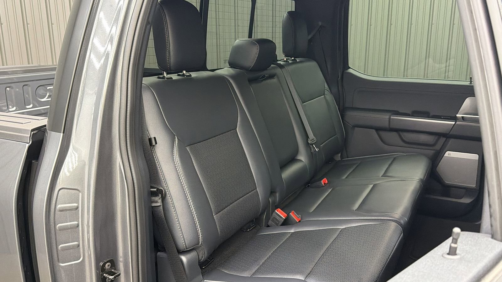 Used 2025 Ford F150 Lariat AWD/4WD image 38