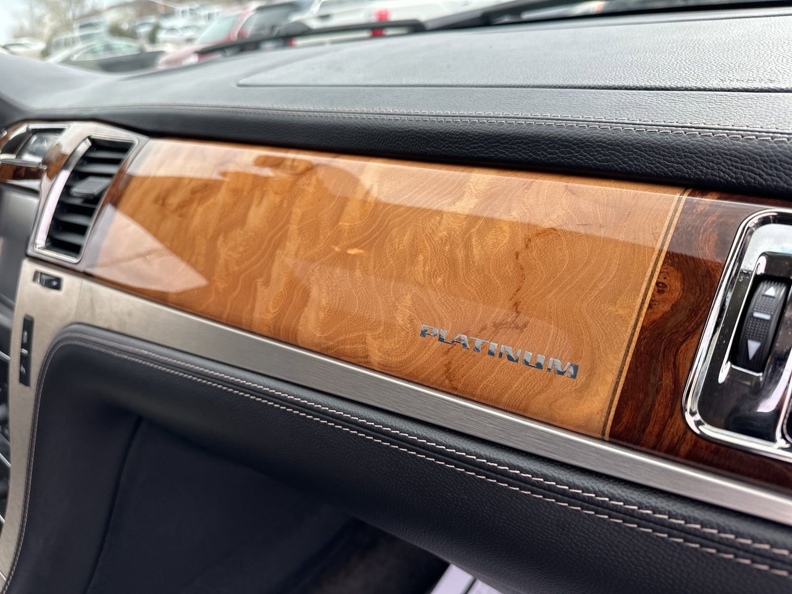 Used 2014 Cadillac Escalade ESV Platinum AWD/4WD image 48