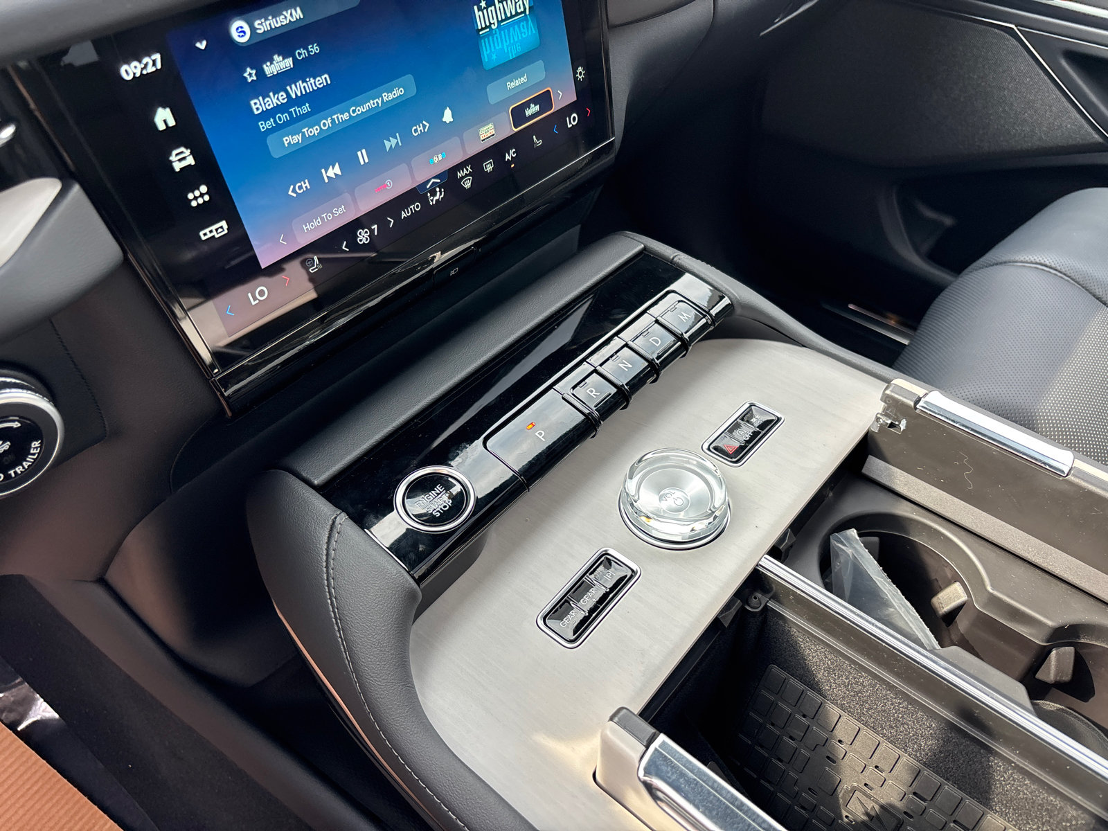 New 2026 Lincoln Navigator Reserve w/ Jet Appearance Package AWD/4WD image 22