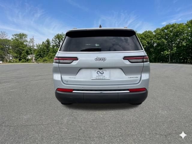 Used 2023 Jeep Grand Cherokee L Limited AWD/4WD image 6