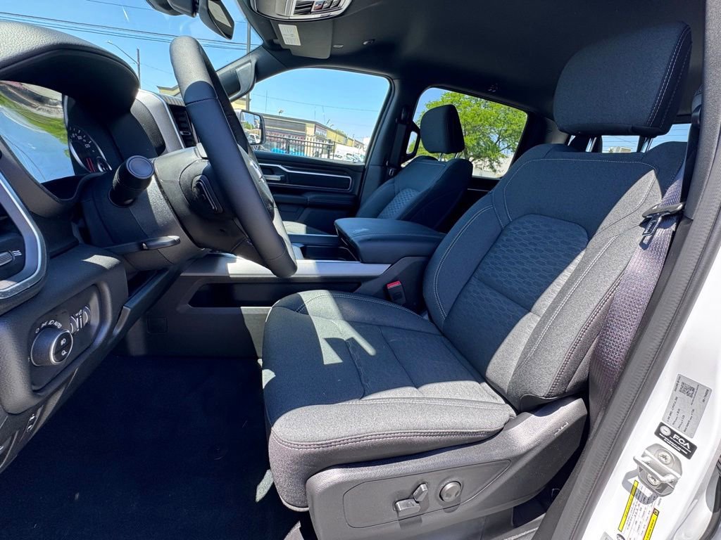 New 2026 RAM 1500 4x4 Crew Cab image 14