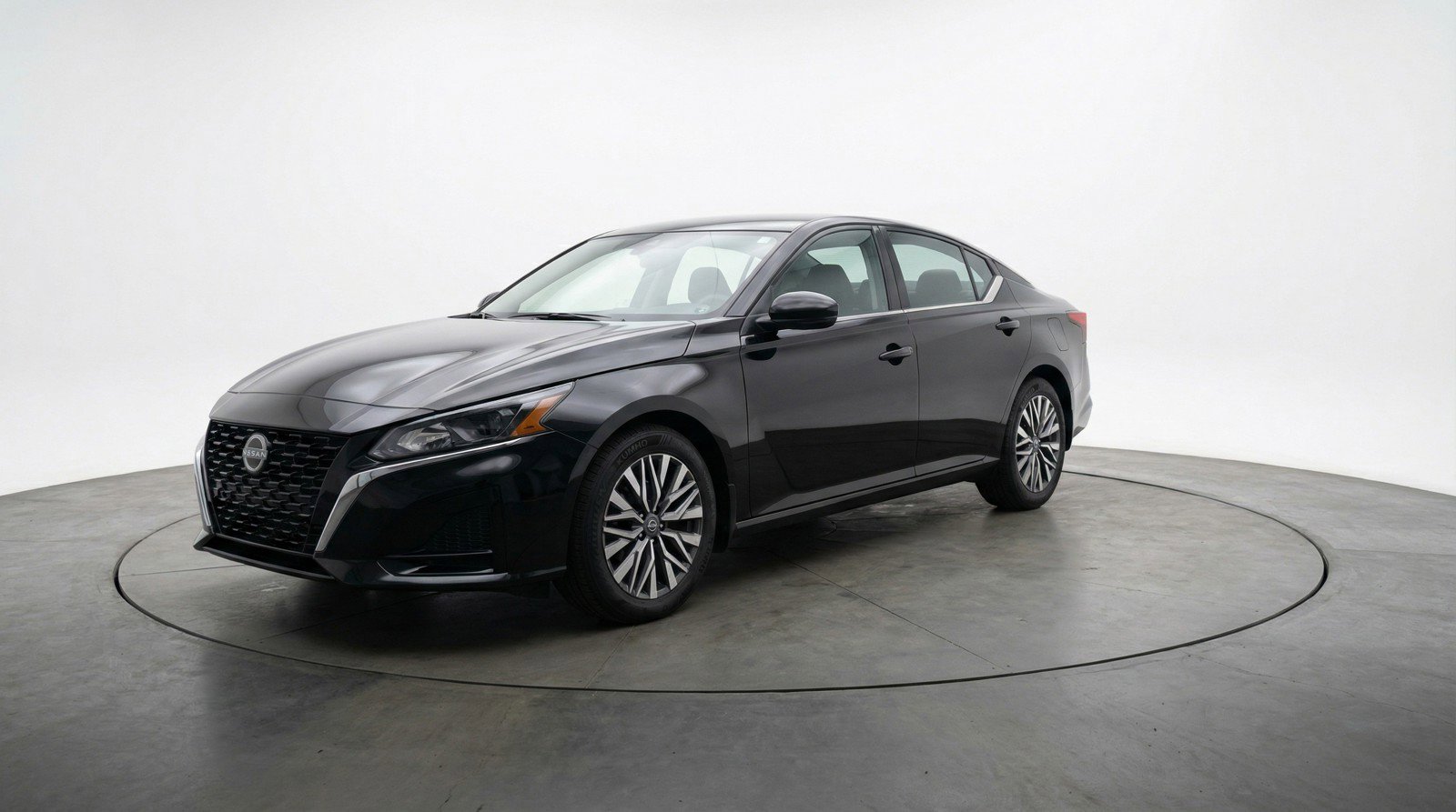 Used 2025 Nissan Altima 2.5 SV image 3