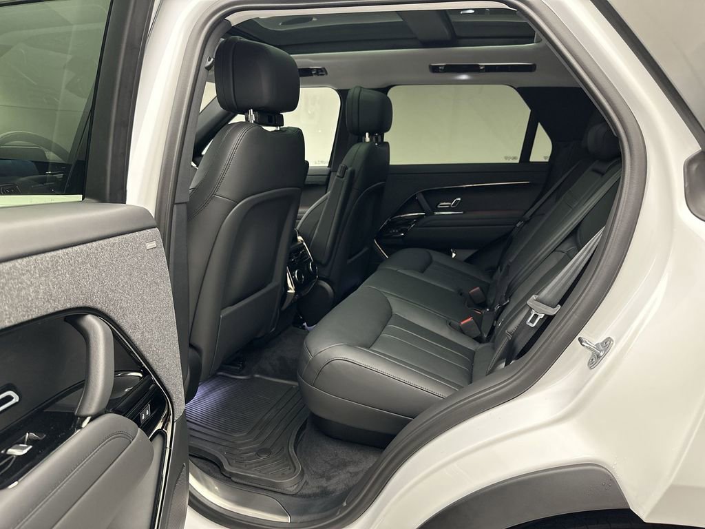 Used 2023 Land Rover Range Rover Sport SE image 11