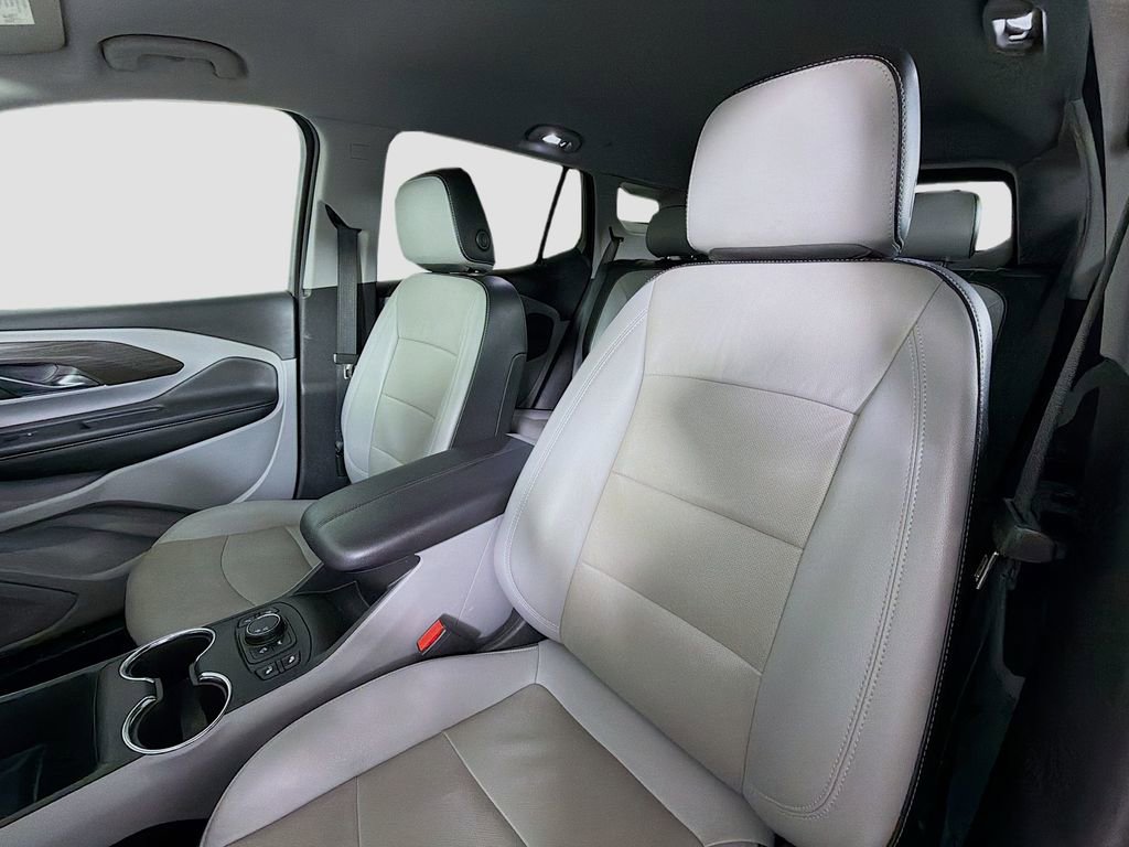 Used 2024 GMC Terrain SLT image 13