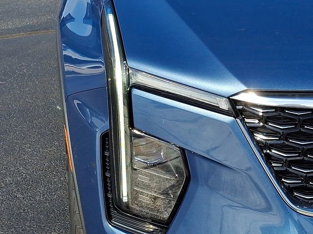 Used 2024 Cadillac XT4 Premium Luxury image 9