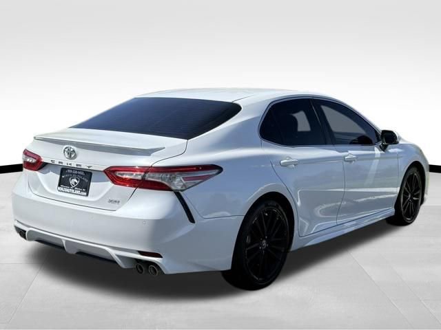 Used 2018 Toyota Camry XSE FWD image 6