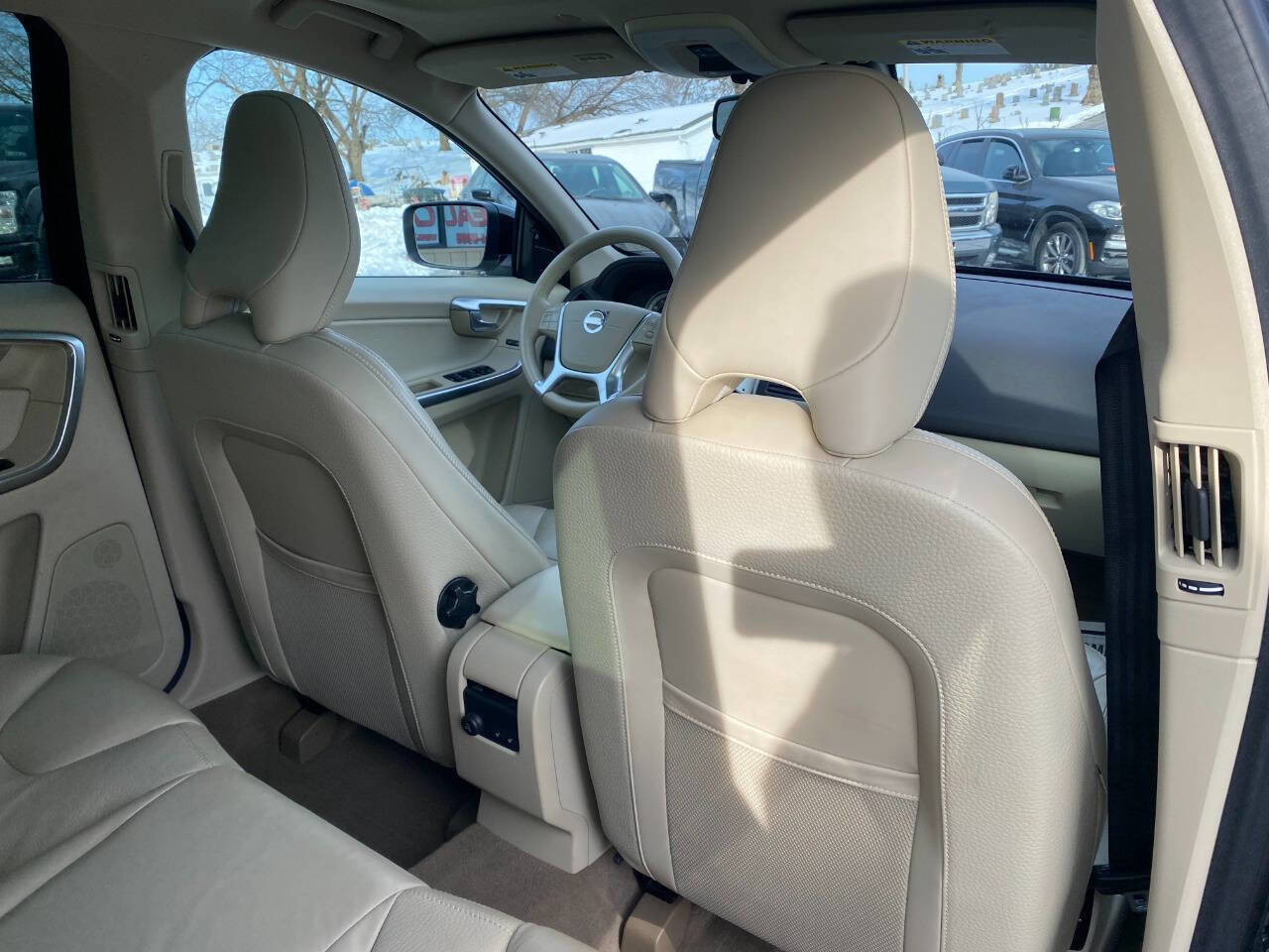 Used 2012 Volvo XC60 T6 AWD/4WD image 29